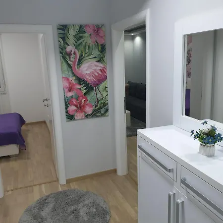Apartamento Sajra *